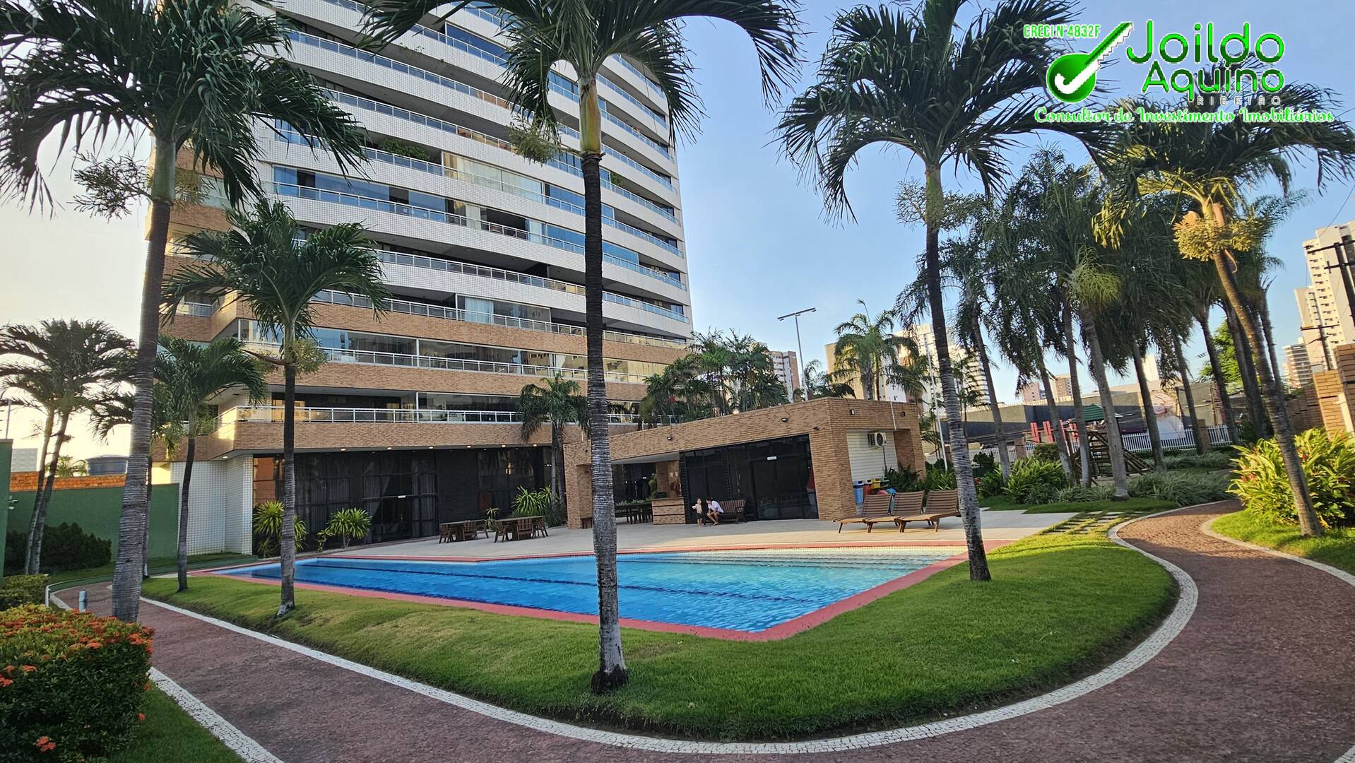 Apartamento à venda com 3 quartos, 225m² - Foto 2